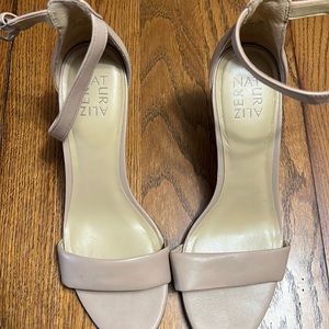 Never worn before , size 9 ,  nude color heel